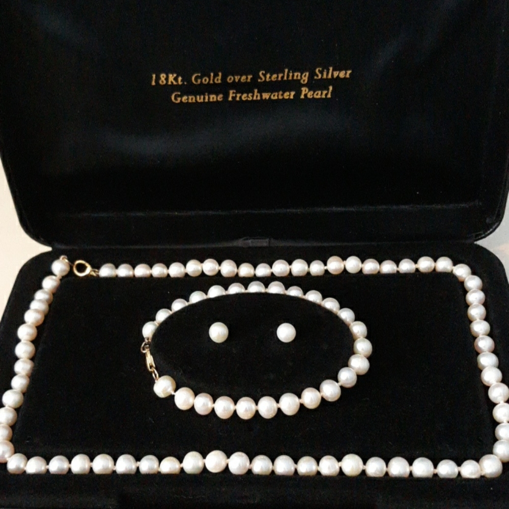 Freshwater pearl necklace set